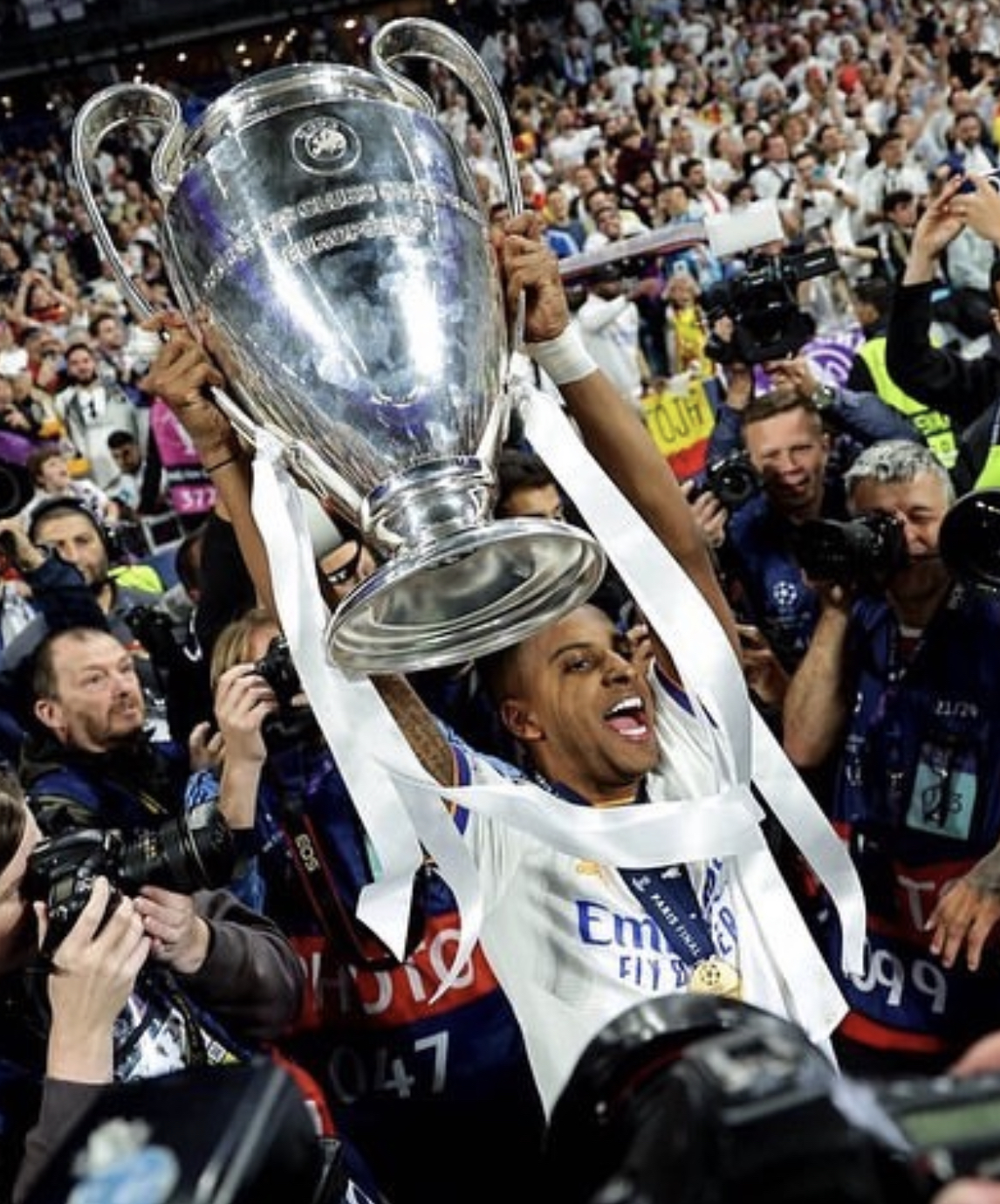 德罗巴连续七场比赛得分超过出色发挥，RNG不断突破！(c罗足球比赛全场回放)