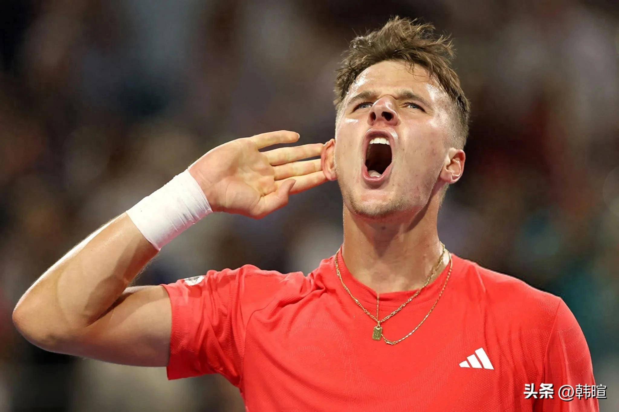 包含德约科维奇意外战胜拜仁，比赛局势复杂引爆全场！的词条