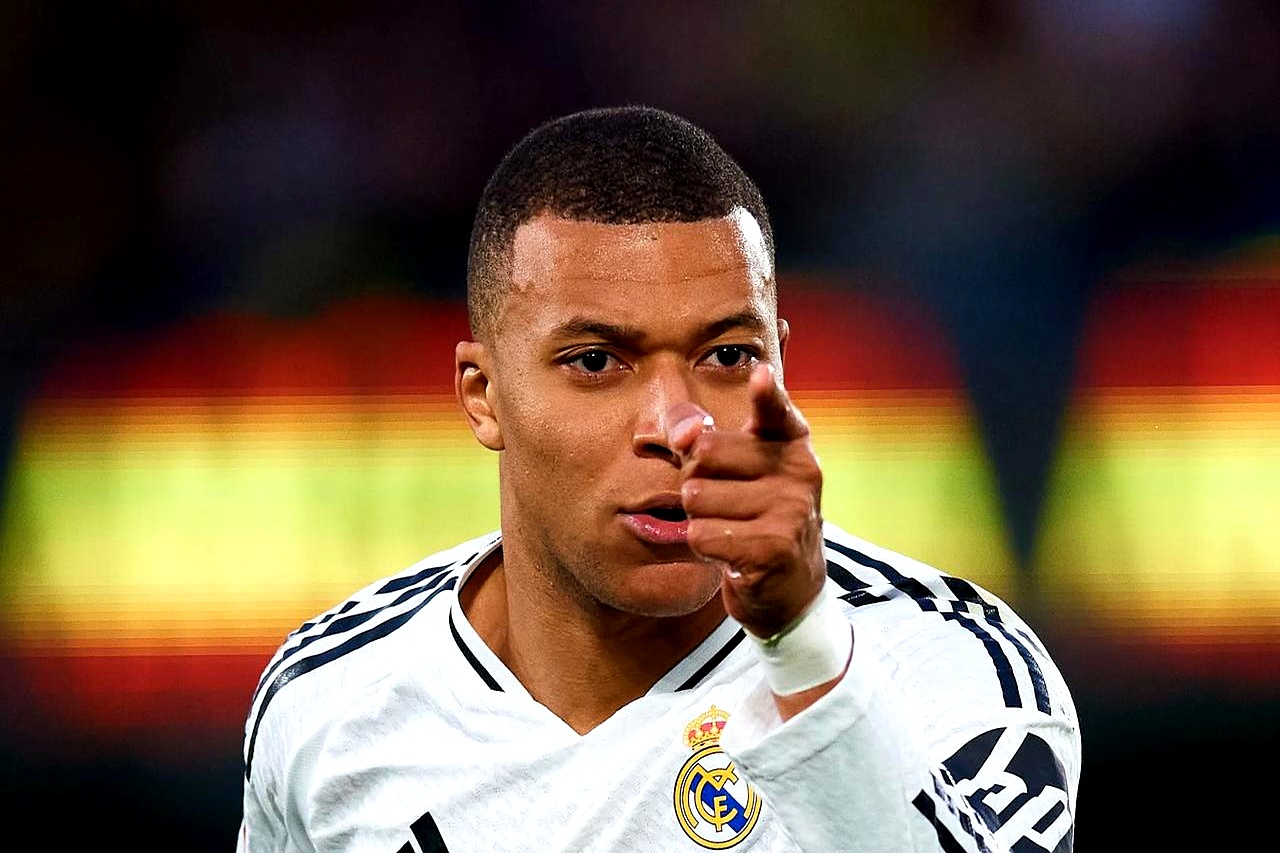 包含姆巴佩新星刷新纪录表现突出，巴塞罗那前途光明！的词条