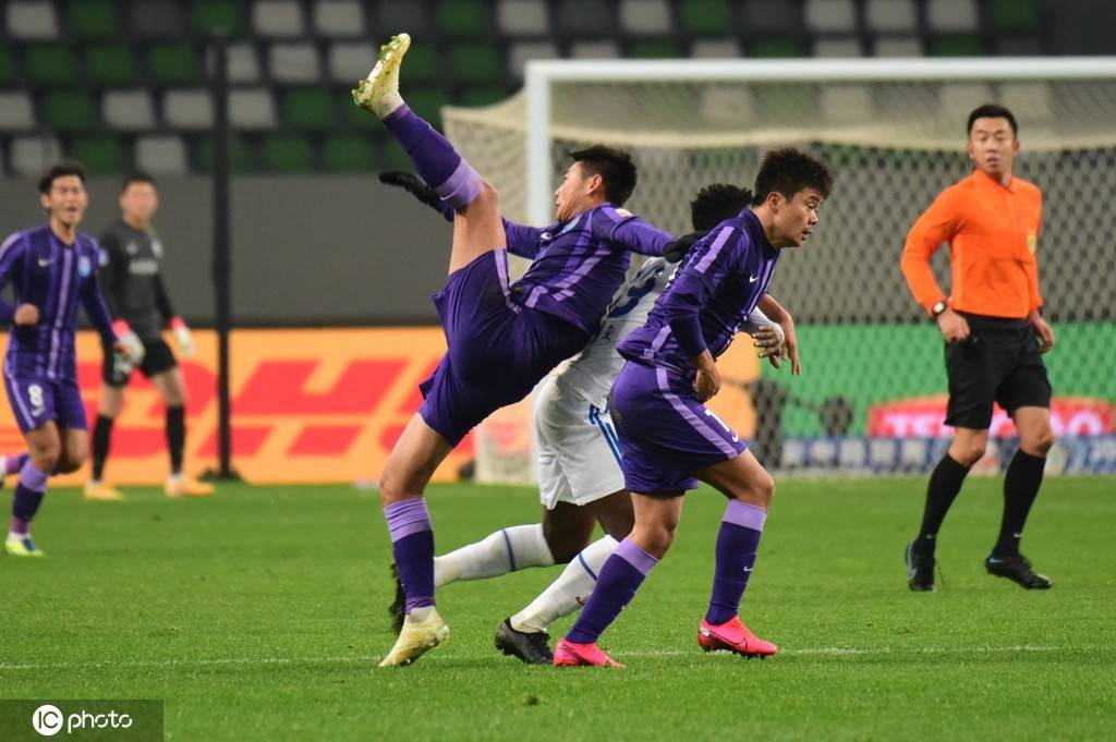 马拉松总决赛焦点战:陇右雄狮队读秒扳平祁连雷豹队,客场强势带走胜利。技战术储备厚实(兰州马拉松cctv5现场直播吧) 马拉松总决赛焦点战:陇右雄狮队读秒扳平祁连雷豹队,客场强势带走胜利。技战术储备厚实(兰州马拉松cctv5现场直播吧)