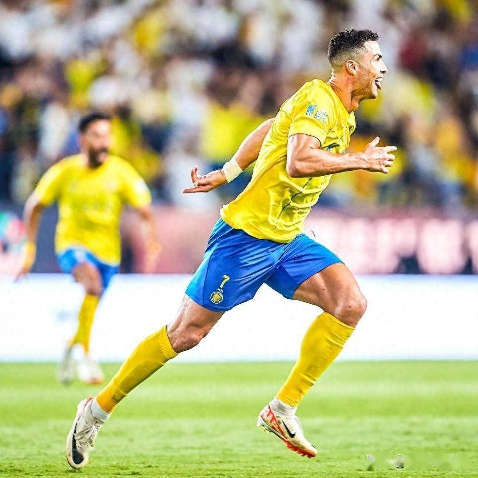 里程碑夜！葡萄牙体育豪取连胜；亚冠最后时刻刷纪录；质疑声四起；更衣室氛围转暖的简单介绍