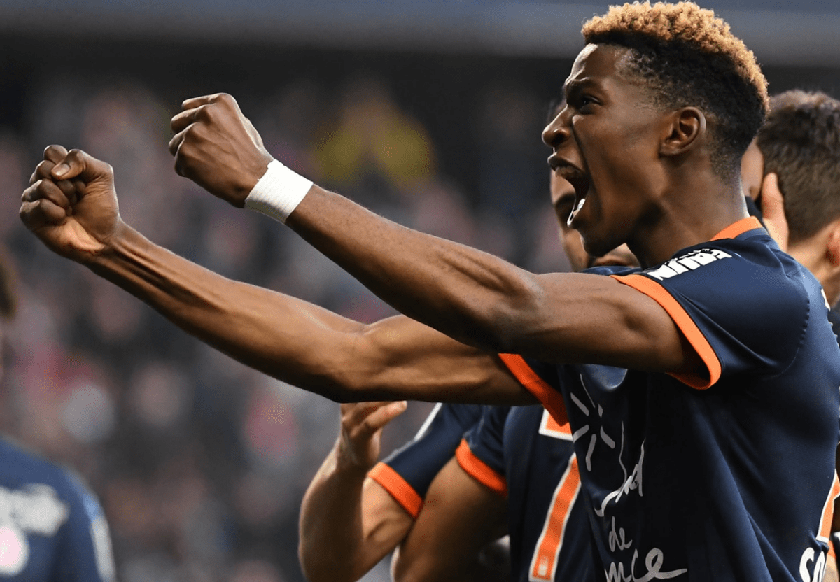 爱游戏直播网页版 -关于冲刺阶段阿贾克斯备战社区盾，战术微调细节流出，震撼外界，训练强度显著提升的信息