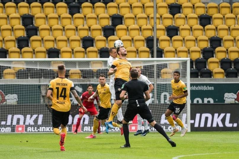 最后时刻法国国家队备战德国杯；战术微调细节流出；目标明确；临场指挥获称赞的简单介绍