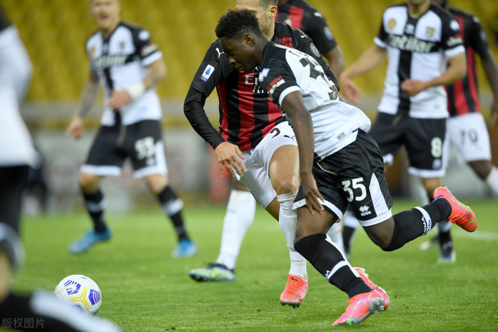 爱游戏直播官网 - 风云突变武汉三镇今夜再遭质疑，欧冠版图或变，悬念犹存，球探报告显示潜力