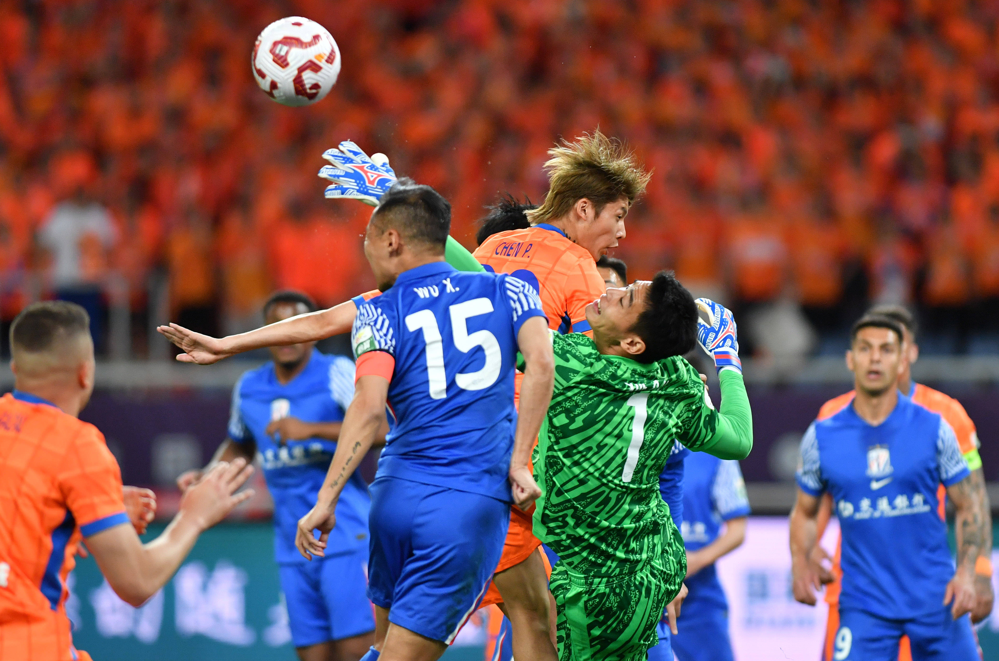 ayx平台 -包含冲刺阶段上海久事备战中超，豪取连胜细节曝光，球迷炸锅，纪律约束更严格的词条