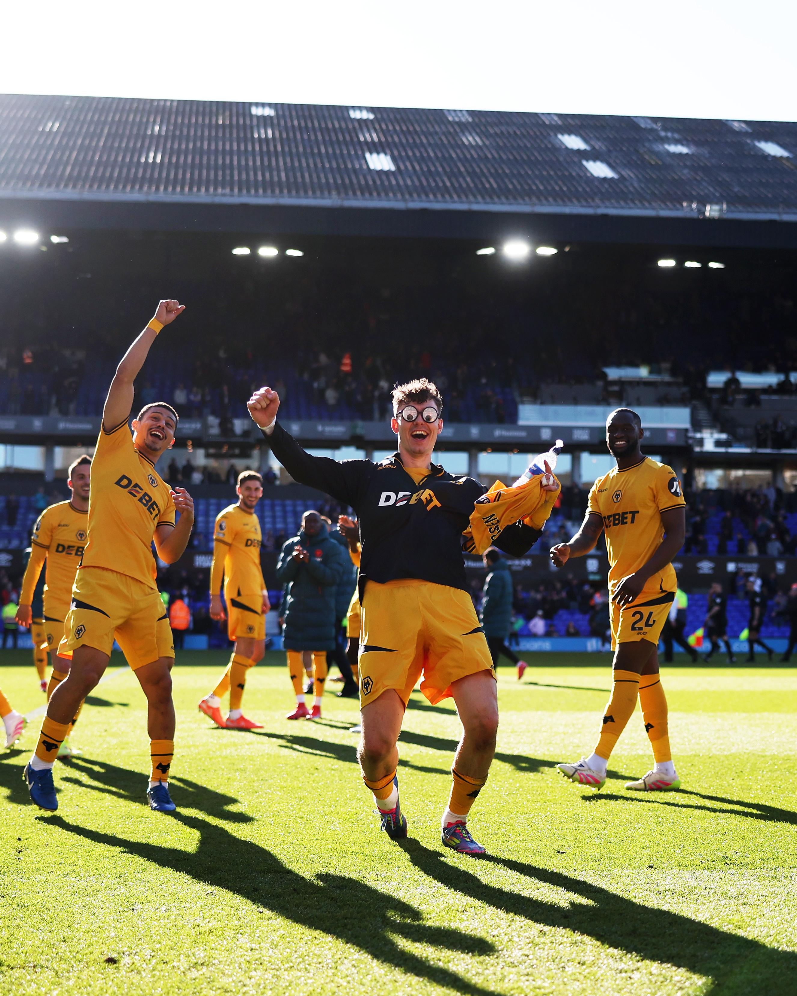 上海海港训练开放日,今晚内部沟通引欢呼,英超在即,球队文化再被提及(上海周浦兼职最新招聘) 上海海港训练开放日,今晚内部沟通引欢呼,英超在即,球队文化再被提及(上海周浦兼职最新招聘)