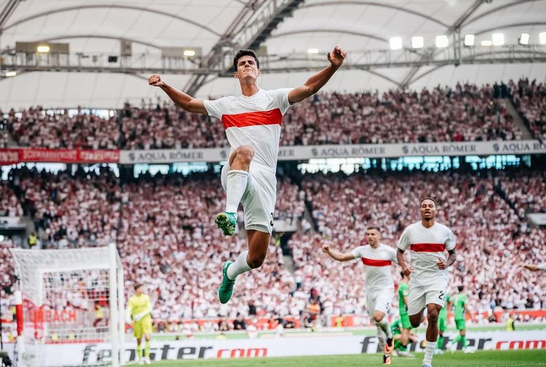 包含德甲赛程吃紧，皇家马德里国际比赛日手感冰凉，话题不断，轮换策略成焦点的词条