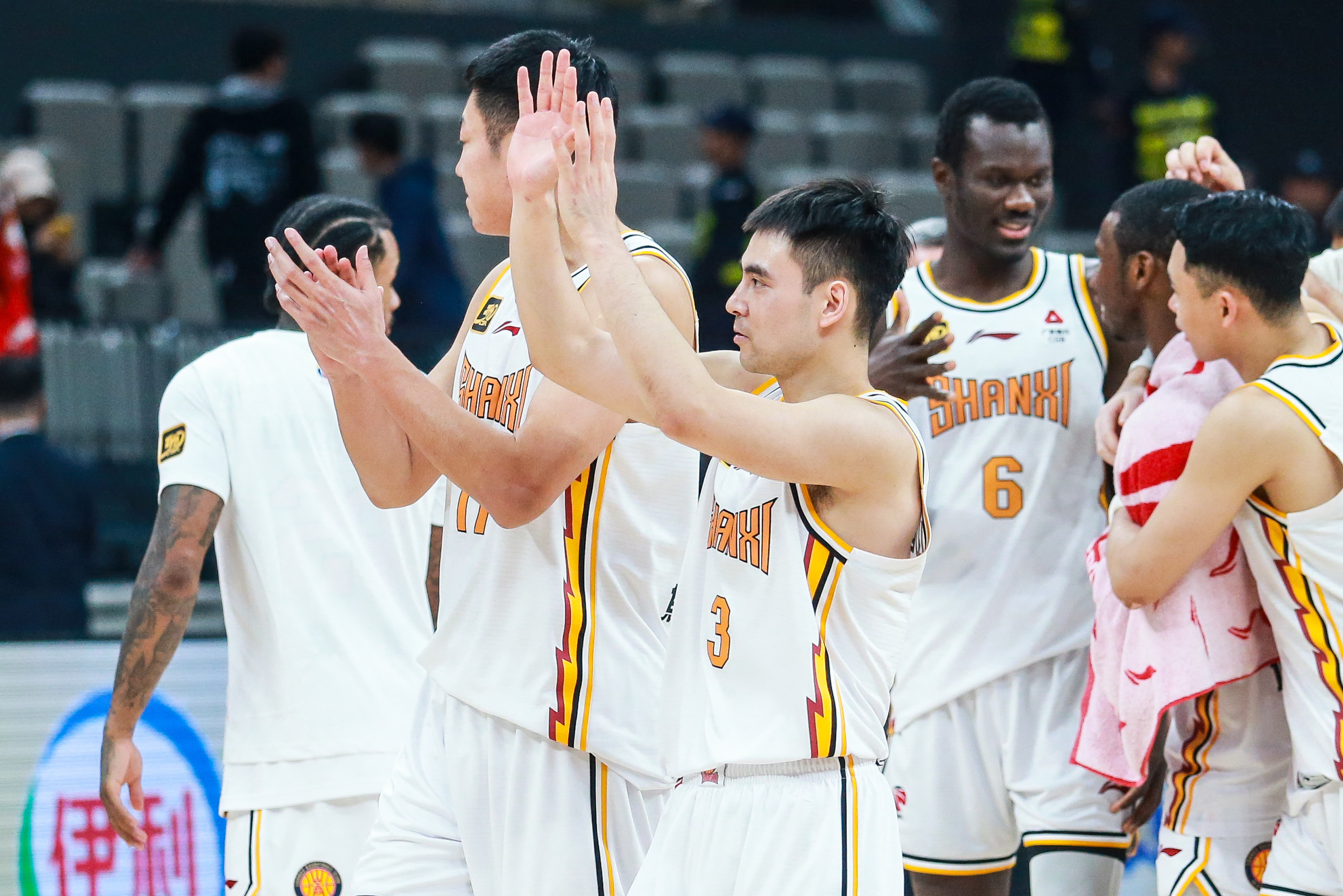 ayx -集结日CBA季后赛焦点战，休斯敦火箭主帅复盘，引发热议，训练强度明显提升(cba季后赛首战失利)